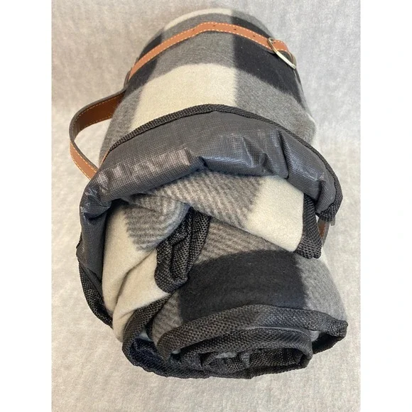 PortableAnd Outdoor Picnic Blanket Buffalo Check with Carry Straps‎ Waterproof - Picture 7 of 8